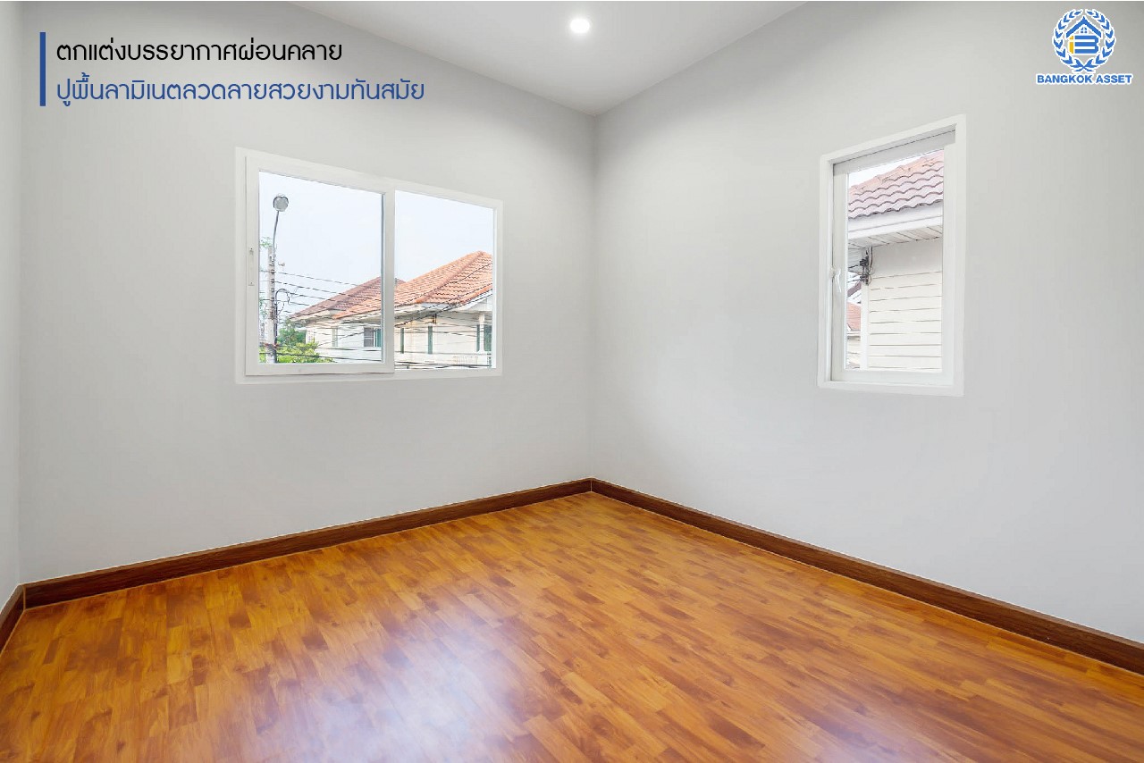 บ้านมือสองตกแต่งใหม่ แบรนด์ Property Perfect ม.เดอะวิลล่า ราชพฤกษ์-ท่าอิฐ บ้านแฝดฟังก์ชันระดับบ้านเดี่ยว เนื้อที่ 38.4 ตร.ว. โซนติดสวนสาธารณะ สัมผัสบรรยากาศผ่อนคลาย ฟังก์ชัน 3 ห้องนอน 2 ห้องน้ำ 1 ห้องอเนกประสงค์ขนาดใหญ่ชั้นล่าง จอดรถได้ 2 คัน บนทำเลเชื่อมต่อทั้งถ.รัตนาธิเบศร์ และถ.ราชพฤกษ์ และเพียง 10 นาทีถึงรถไฟฟ้า "สถานีบางรักน้อยท่าอิฐ"